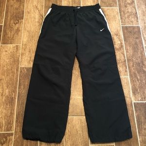 NIKE Women’s PANTS Hiking Lined L (12-14)